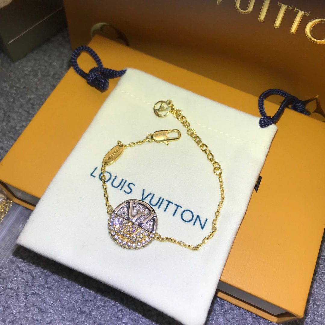 New Arrival LV Necklaces 095