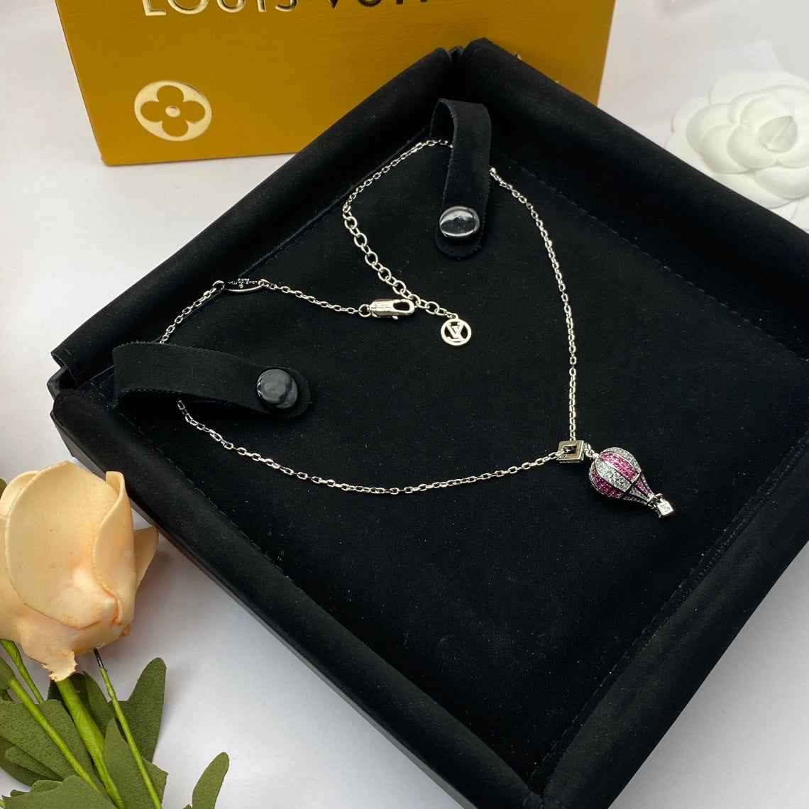 New Arrival LV Necklaces 035