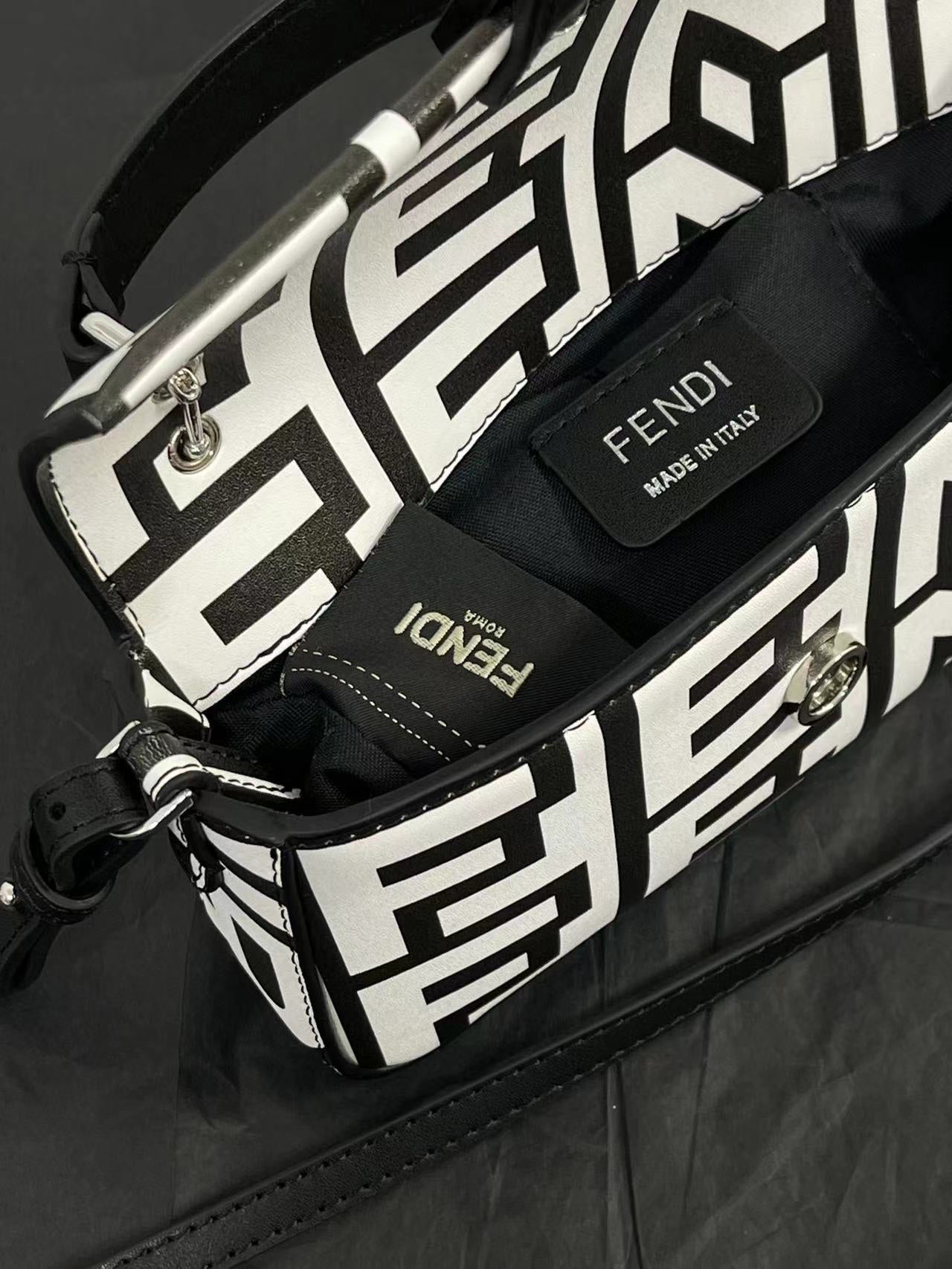 Ozarra - Bag - FED - 085