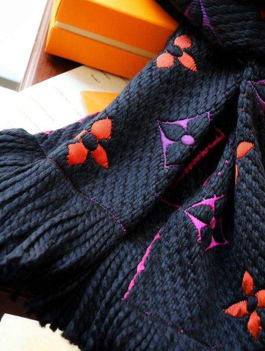 High Quality LUV Scarf 001