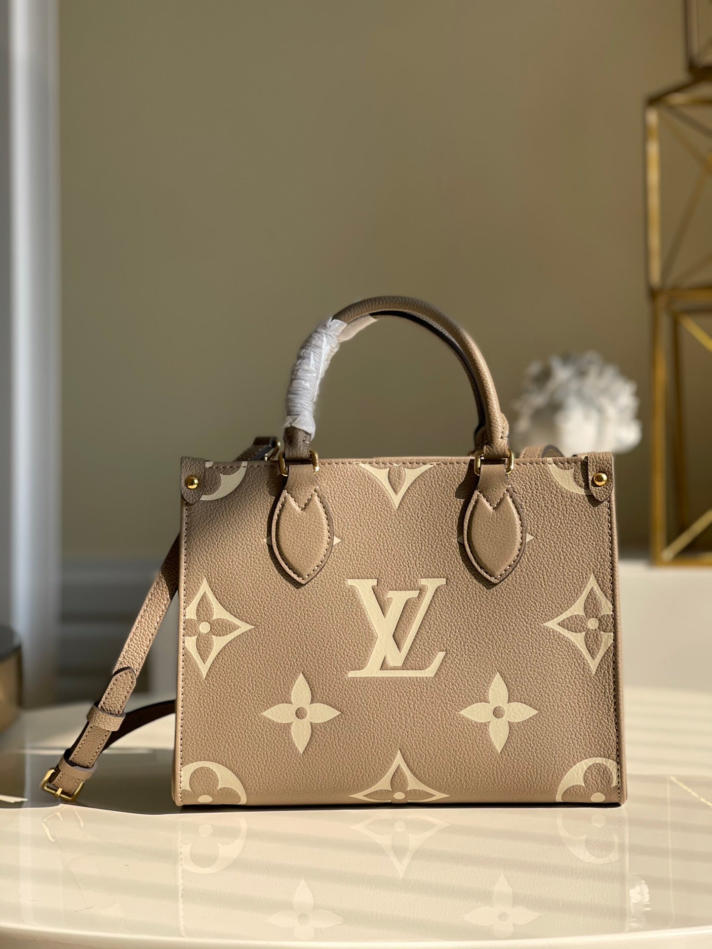 LV OnTheGo PM Tote Bag Monogram Empreinte Beige/Cream For Women 