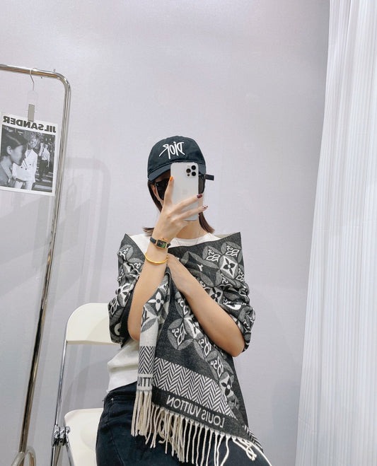 High Quality LUV Scarf 003