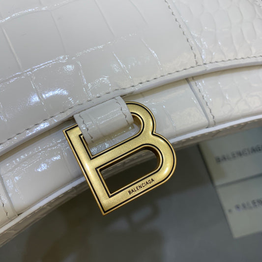Balen Hourglass Wallet On Chain in White, For Women, Bags 7.6in/19cm 6560501LRGM9016