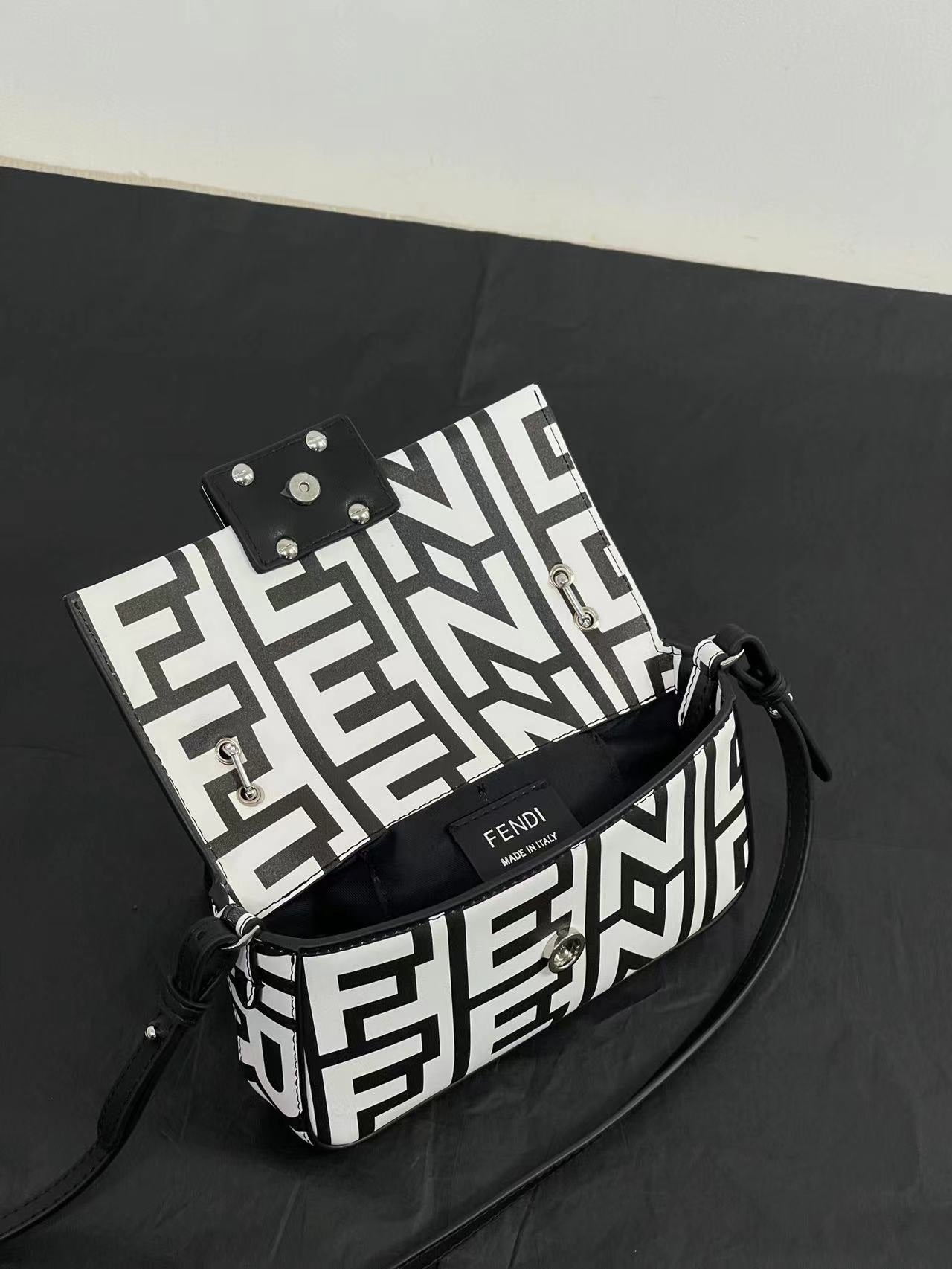 Ozarra -  Bag - FED - 085