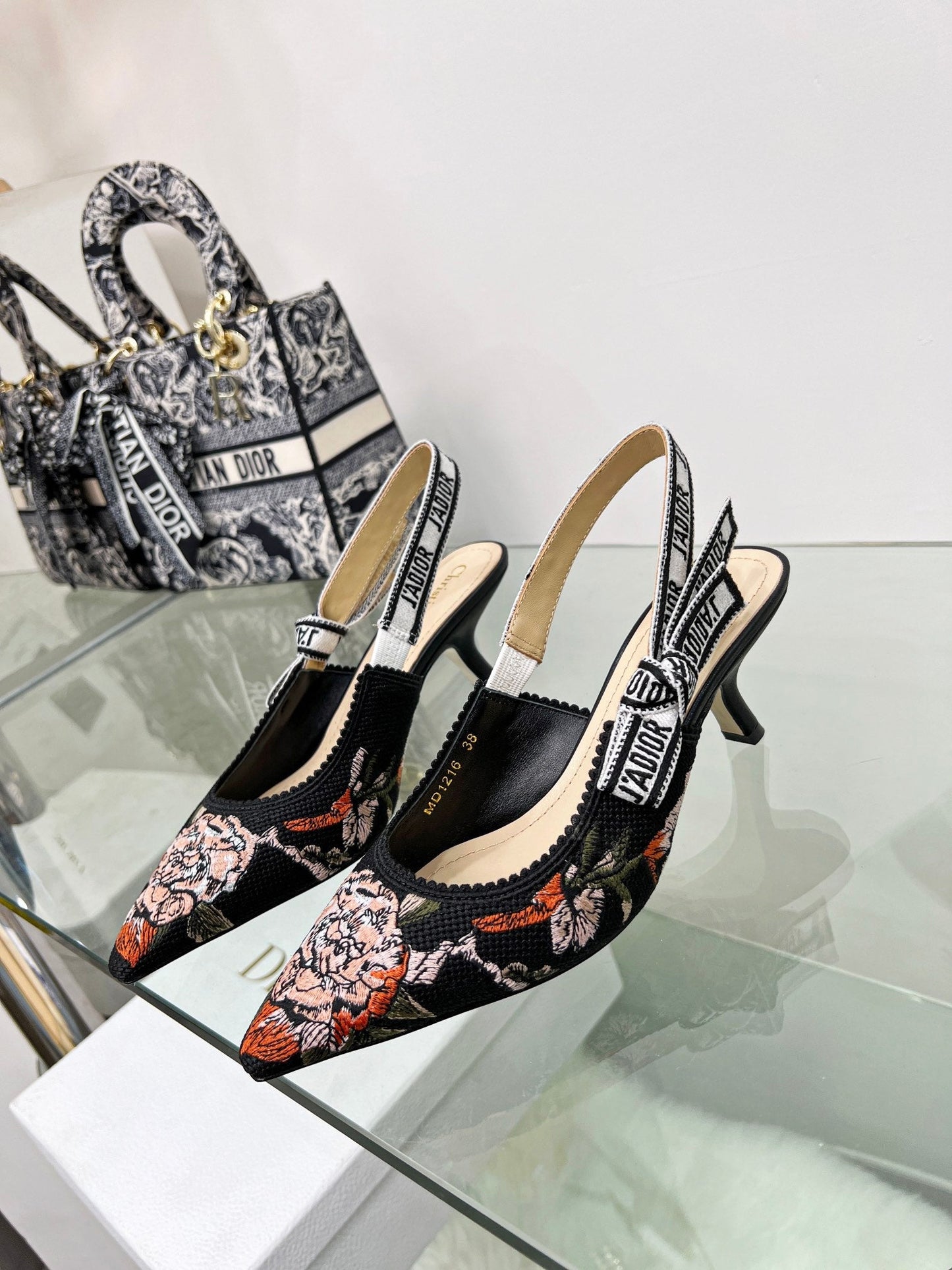 Luxury Shoes - DIR - 423