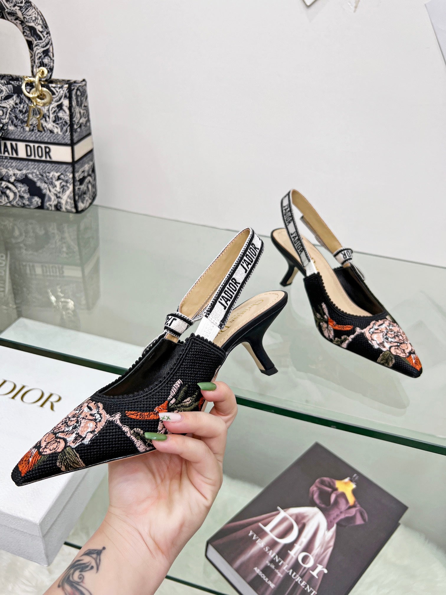 Luxury Shoes - DIR - 423