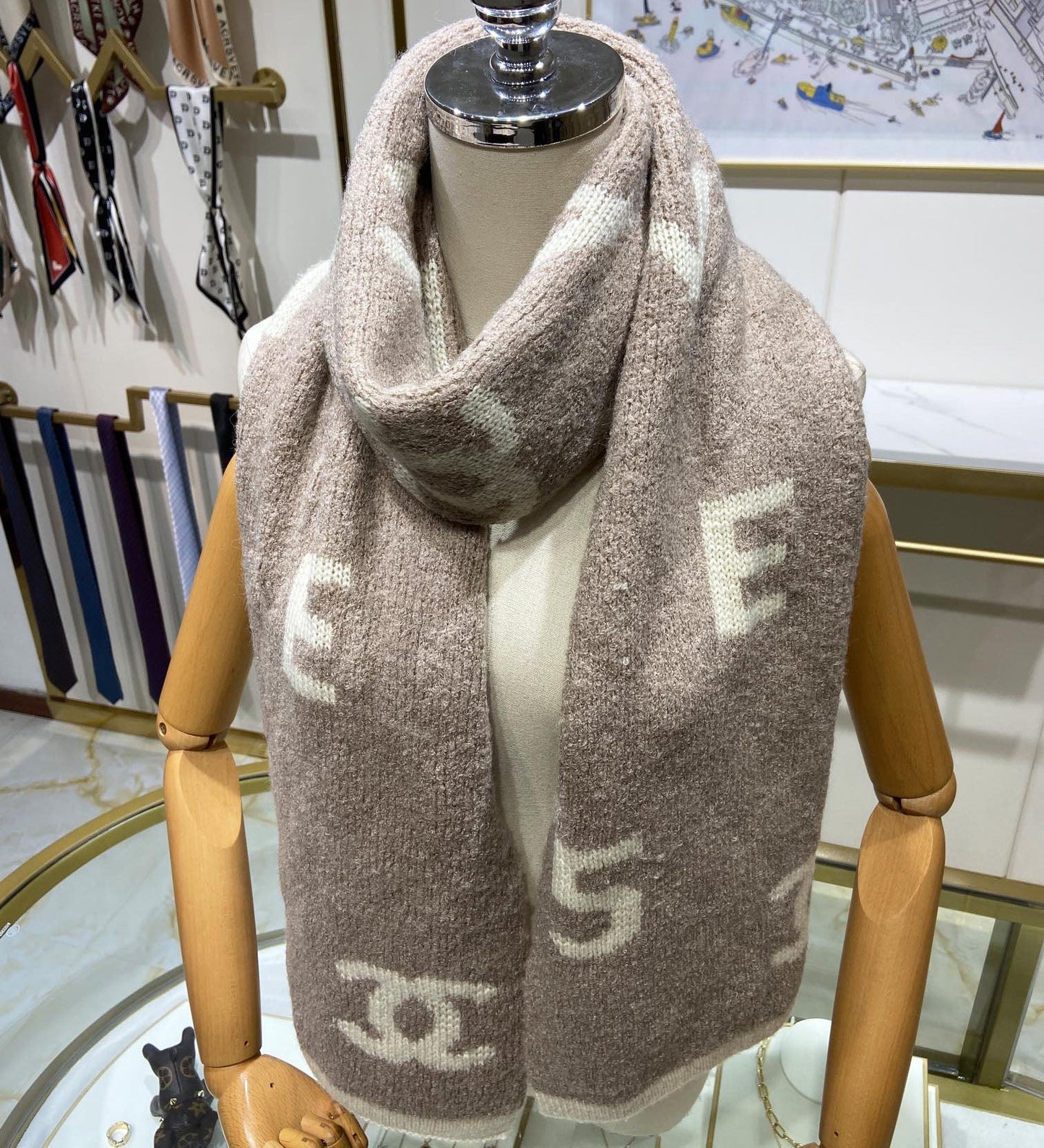 High Quality  CHL  Scarf 006