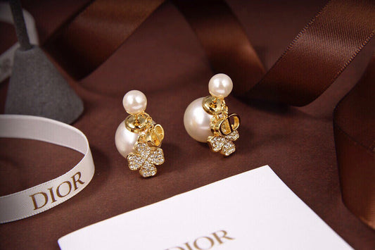 High Quality Earring Dir 058