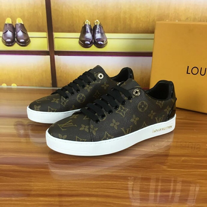 BL - High Quality Luv Sneaker 048