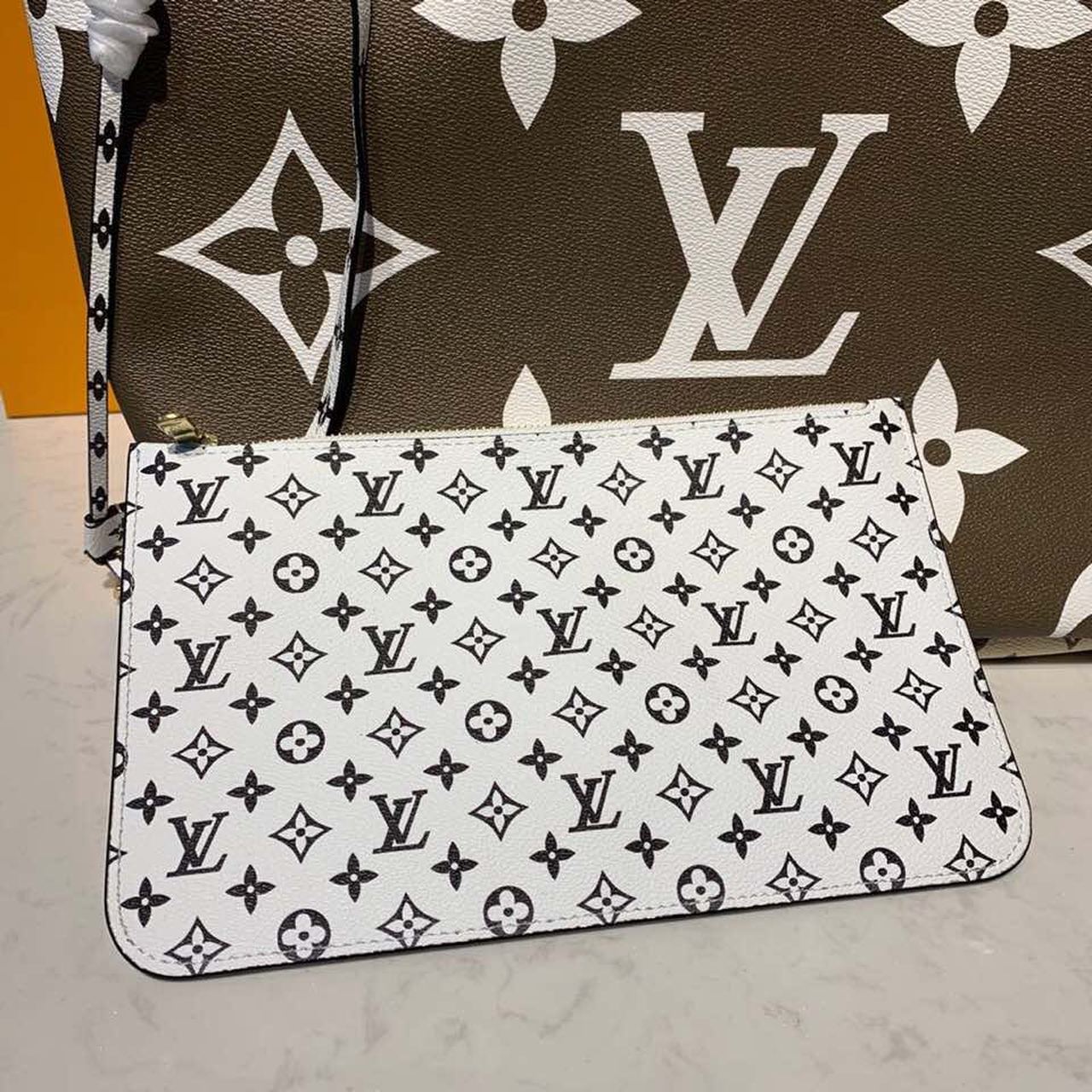 LV Neverfull MM Tote Bag Monogram Canvas Khaki/Beige For Women,  Shoulder Bags 12.2in/31cm LV M44568