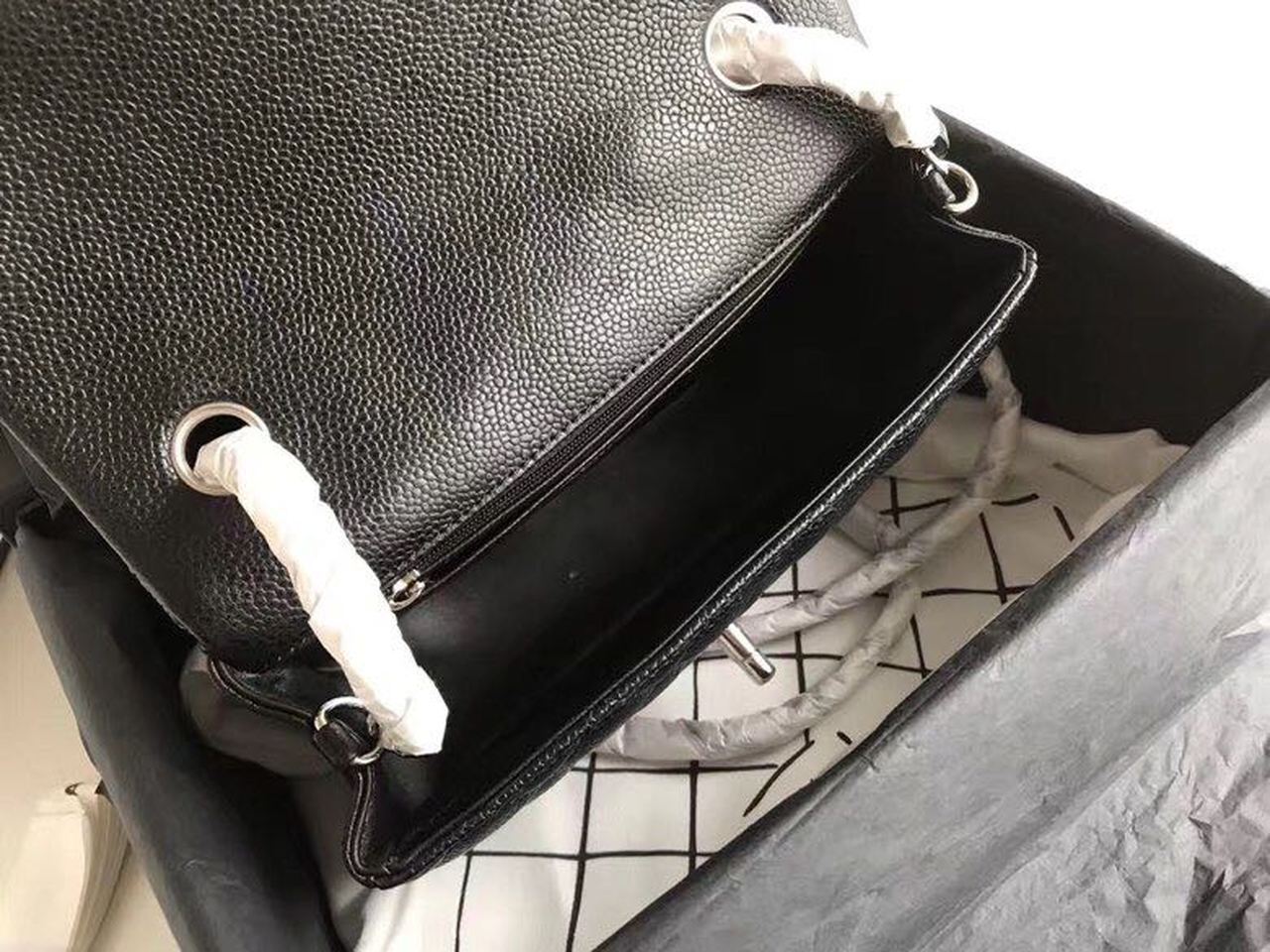 ChanelSmall Classic Handbag Silver Hardware Black For Women, Women&#8217;s Bags, Shoulder and Crossbody Bags 7.8in/20cm A01113