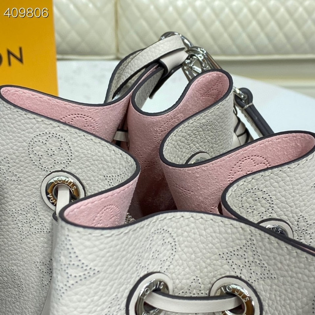 LV Muria Bucket Bag Snow White For Women,  Shoulder And Crossbody Bags 9.8in/25cm LV M58483