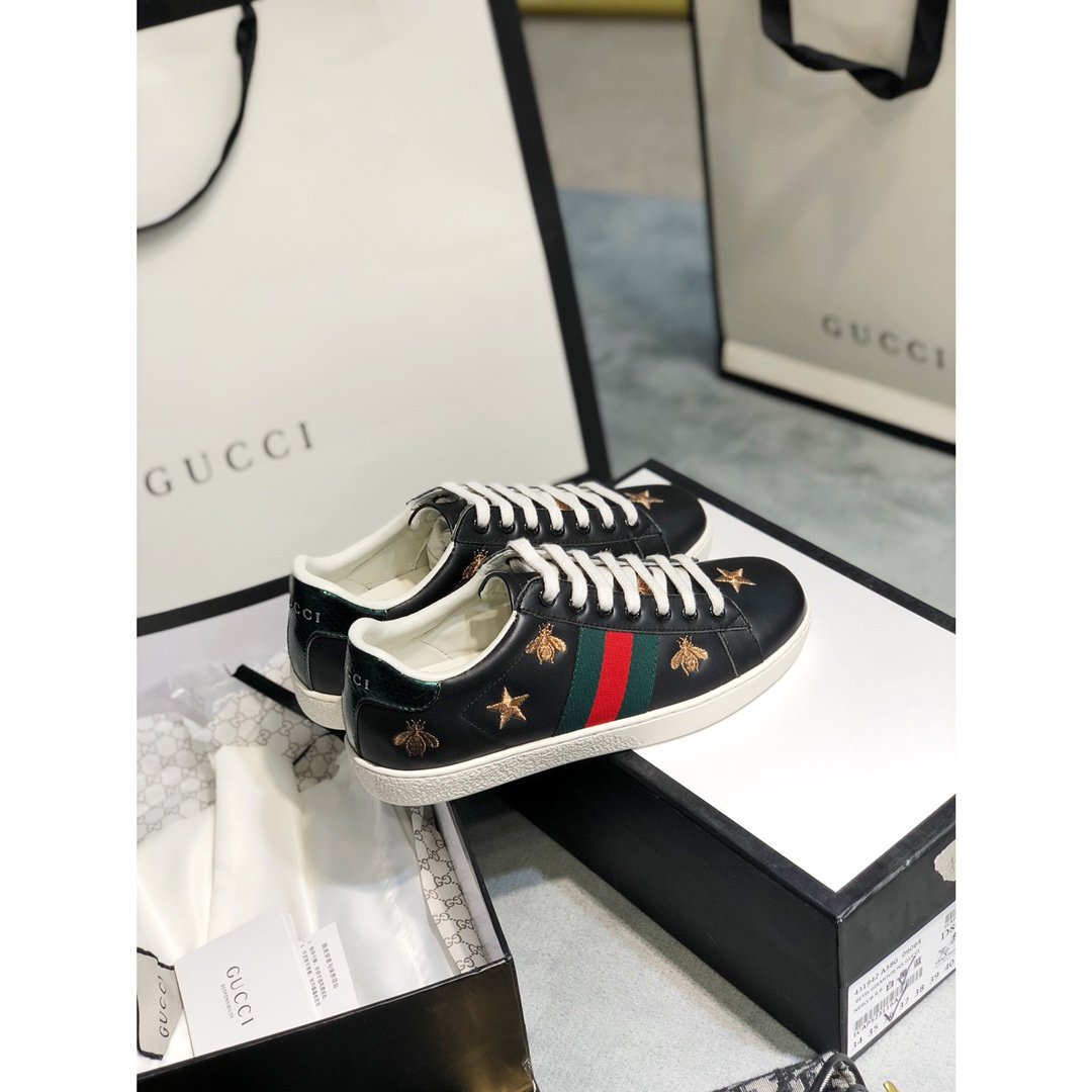 BL-GCI  Ace Embroidered 'Bees and Stars Sneaker 064