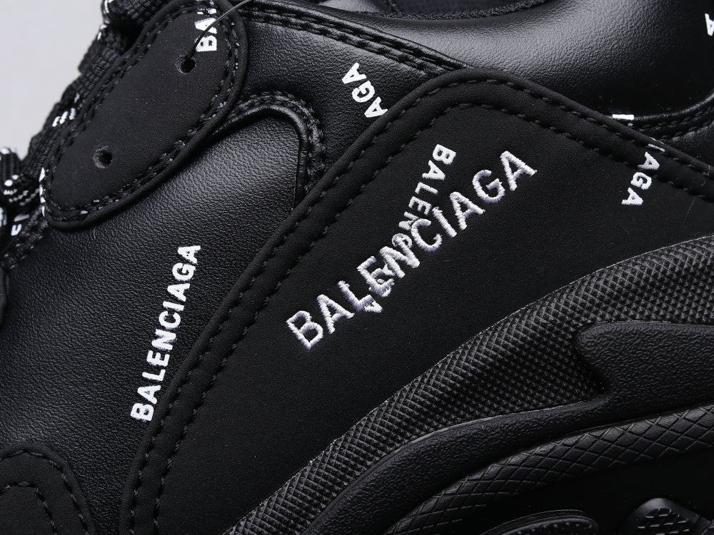 BL - High Quality Bla Sneaker 027