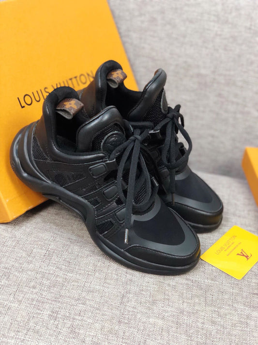 BL - LUV Archlight Full Black Sneaker