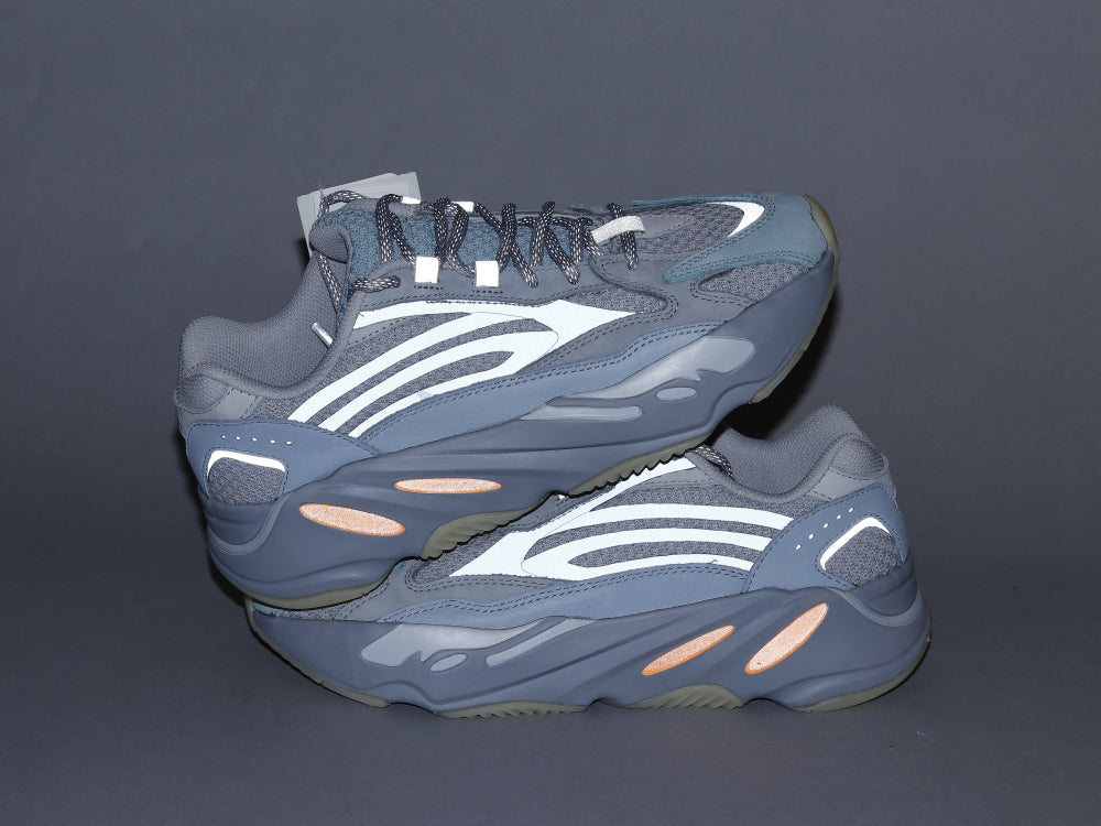 BL - Yzy 700 Inertia 2.0 Sneaker