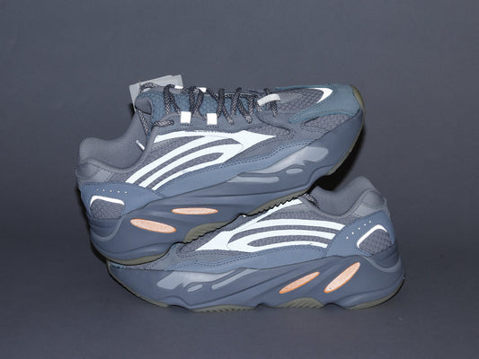 BL - Yzy 700 Inertia 2.0 Sneaker