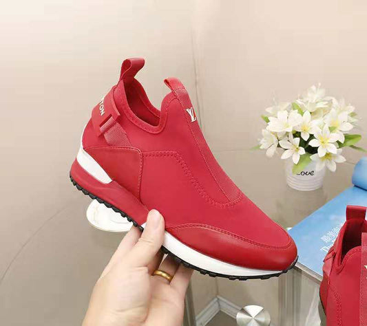 BL - High Quality Luv Sneaker 077