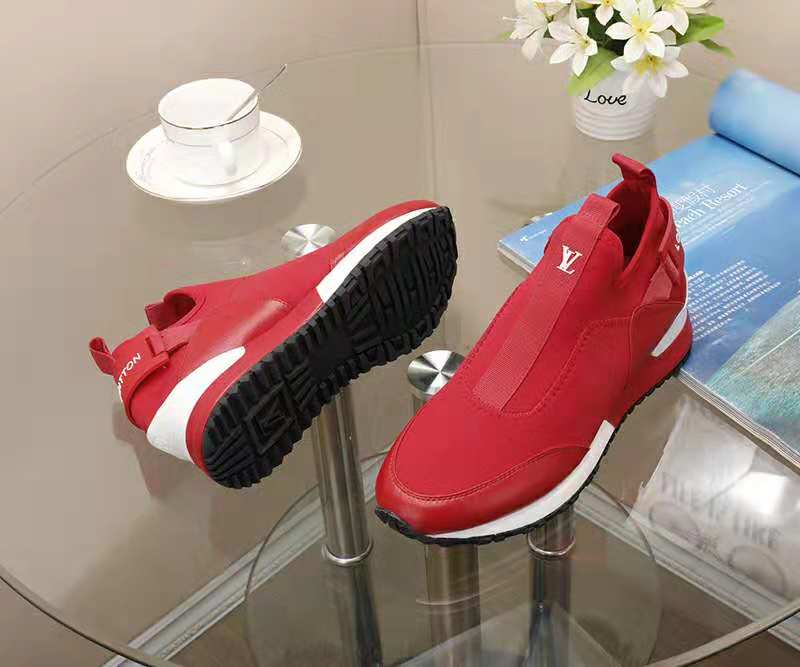 BL - High Quality Luv Sneaker 077