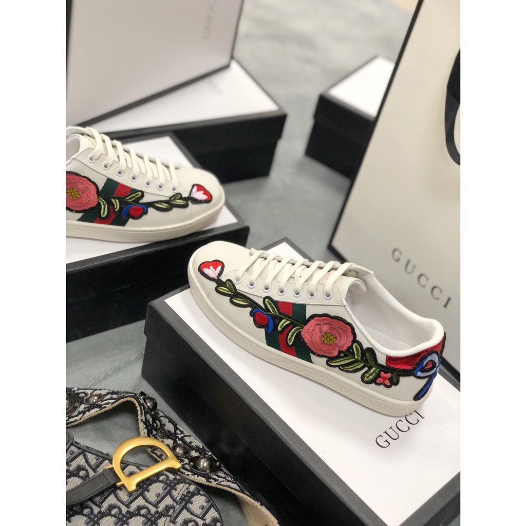 BL-GCI Ace Embroidered 'Floral Sneaker 081