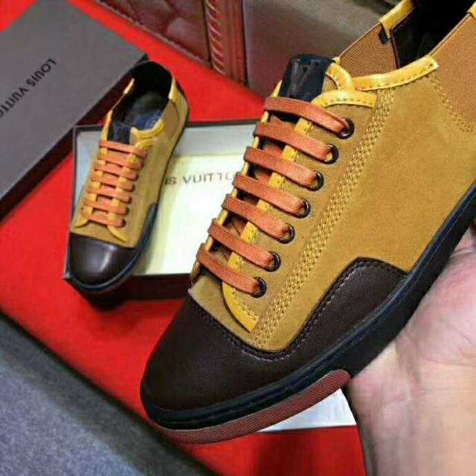 BL - High Quality Luv Sneaker 065