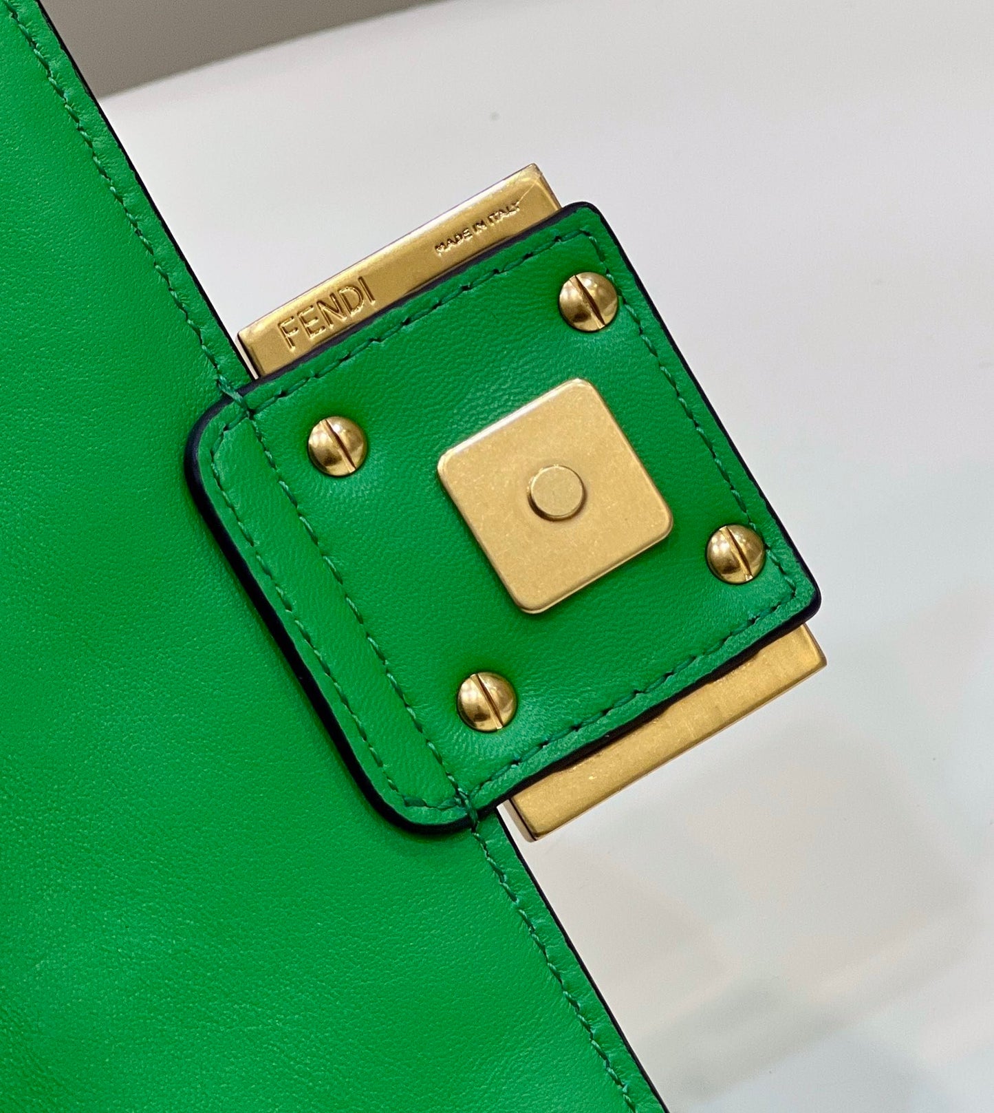 FI Baguette Green For Women, Women’s Handbags, Shoulder And Crossbody Bags 7.5in/19cm FF 8BS017