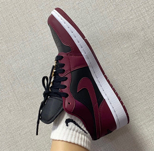 BL - AJ1 low wine red metal wings