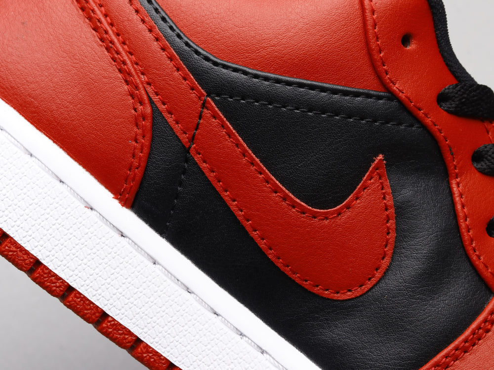 BL - AJ1 Reverse black and red forbidden to wear