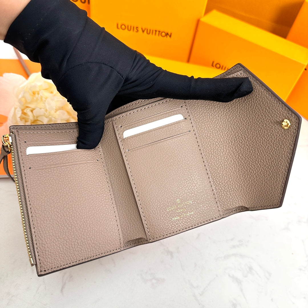 BL - High Quality Wallet LUV 136