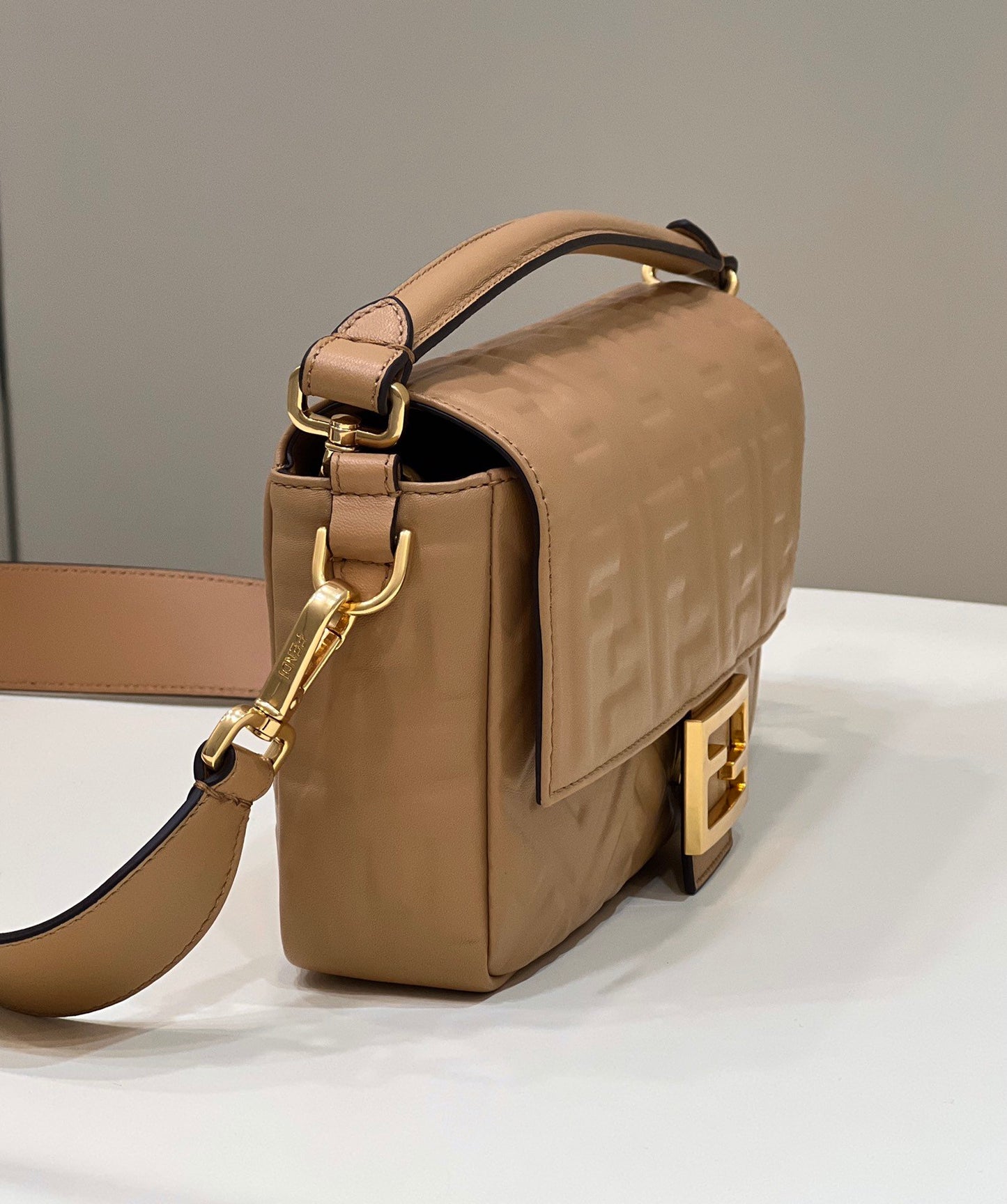 FI Baguette Brown For Women, Women’s Handbags, Shoulder And Crossbody Bags 10.6in/27cm FF 8BR600