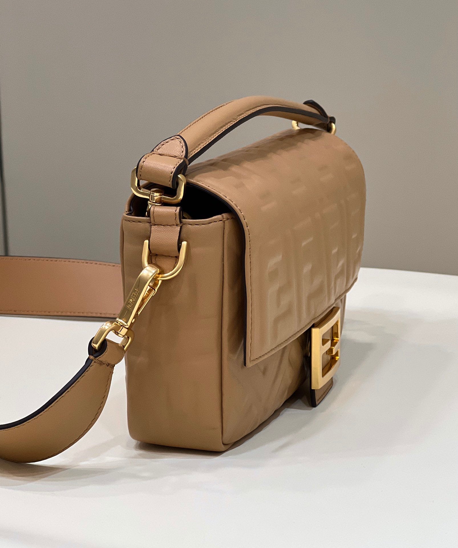 FI Baguette Brown For Women, Women’s Handbags, Shoulder And Crossbody Bags 10.6in/27cm FF 8BR600
