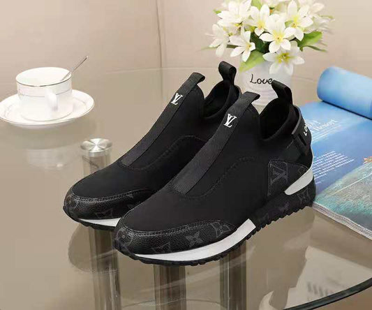 BL - High Quality Luv Sneaker 076