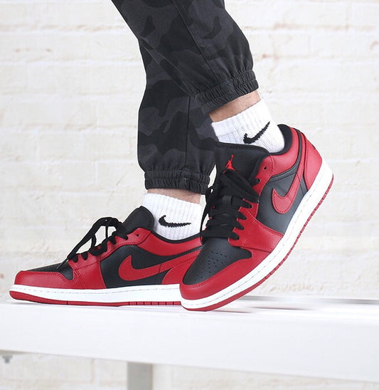 BL - AJ1 Reverse black and red forbidden to wear