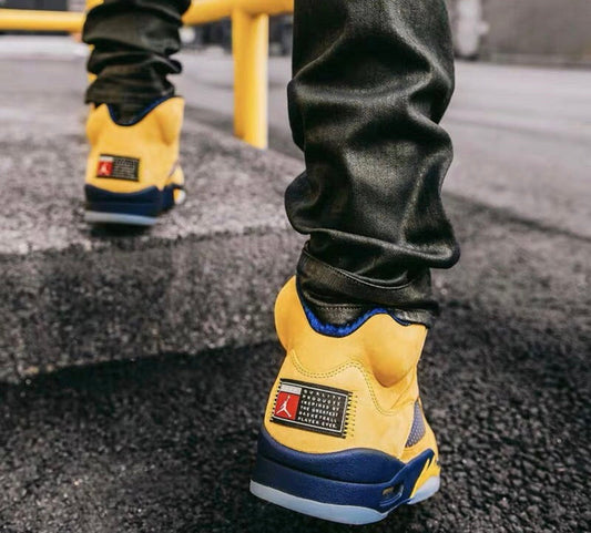 BL - AJ5 Michigan black and yellow