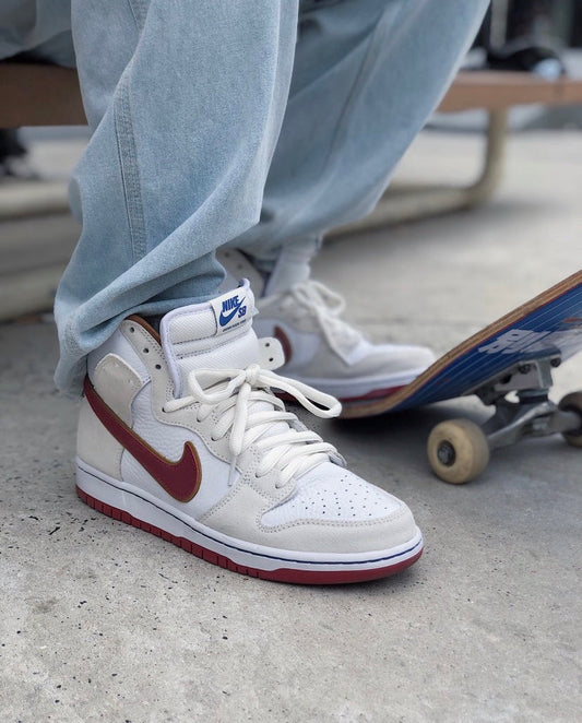 BL - Beige and red hook high top knight color matching