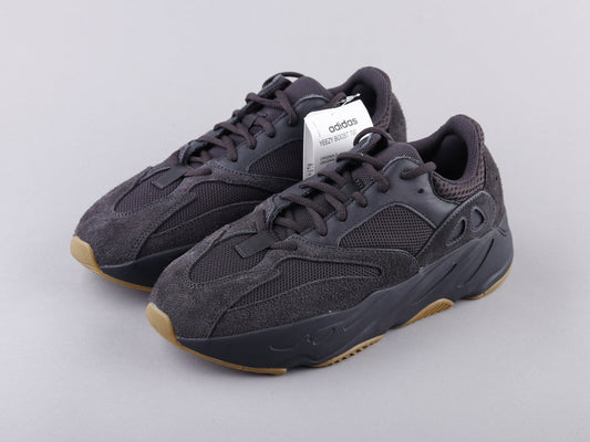 BL - Yzy 700 Raw Rubber Black Sneaker