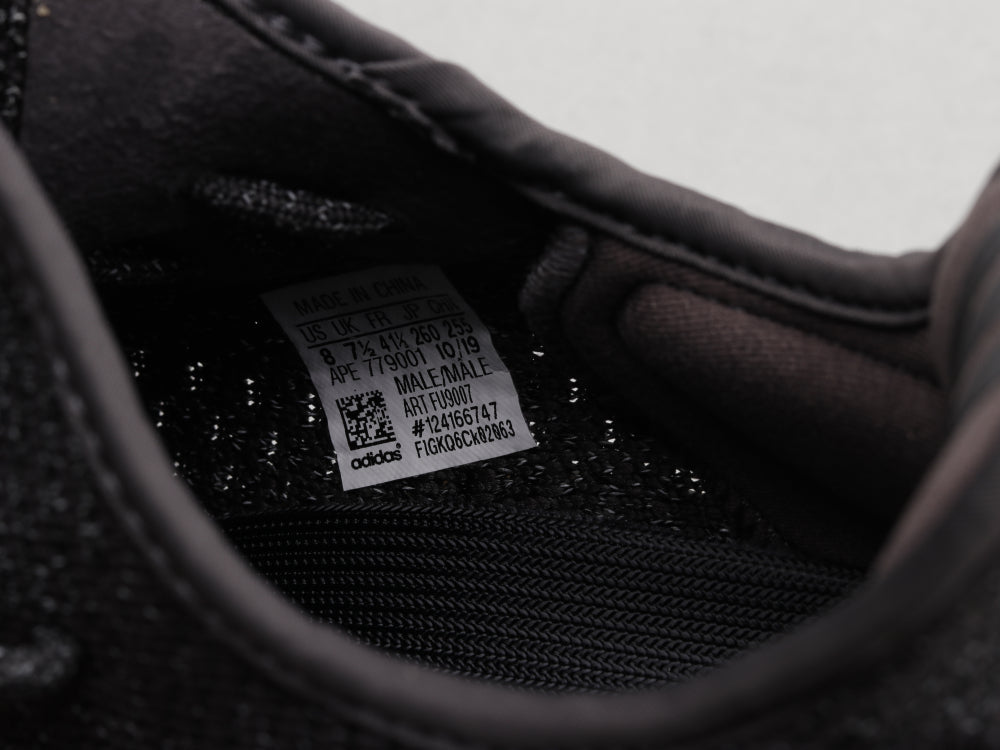 BL - Yzy 350 Black Starry Sneaker