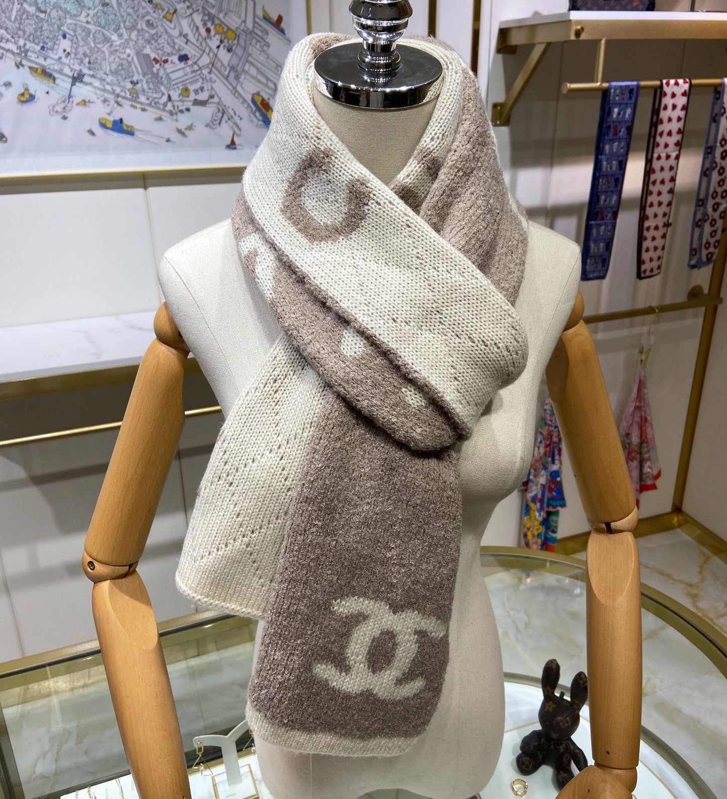 High Quality  CHL  Scarf 006