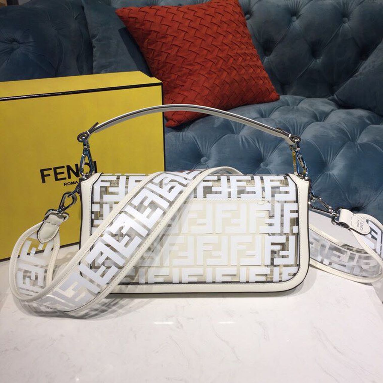 FI Baguette Nappa White For Women, Women’s Handbags, Shoulder And Crossbody Bags 10.6in/27cm FF 8BR600A72VF15AO