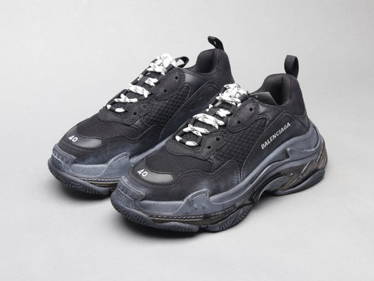 BL - Bla Triple S Air Cushion Black Sneaker