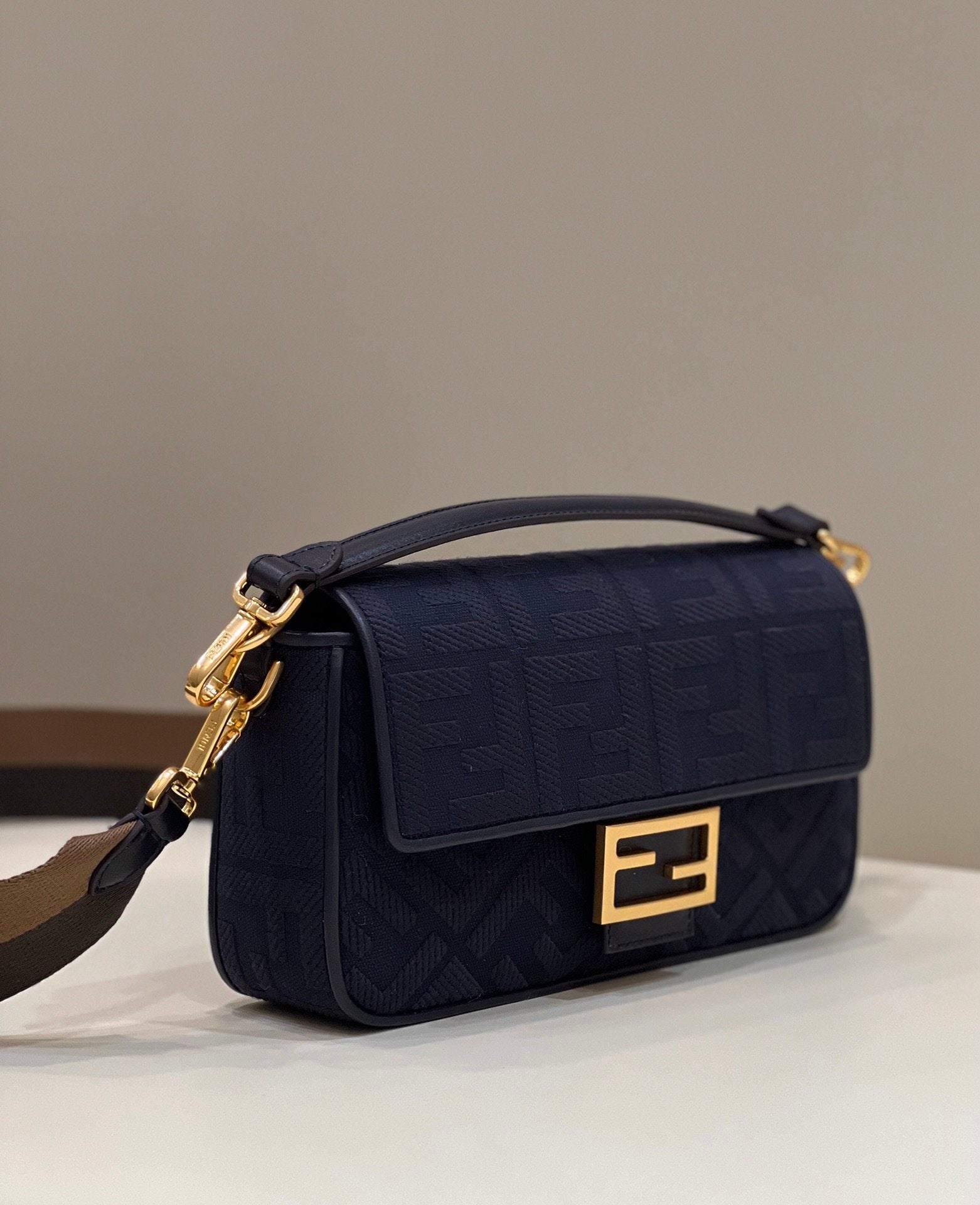 FI Baguette Dark Blue For Women, Women’s Handbags, Shoulder And Crossbody Bags, 10.6in/27cm FF 8BR600AC9OF19PO