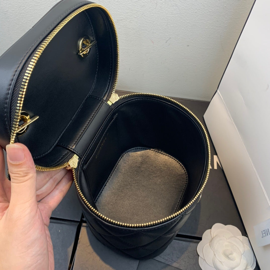 ChanelVanity Case Gold Hardware Black For Women, Women&#8217;s Handbags, Shoulder Bags 7.9in/20cm AS2061 