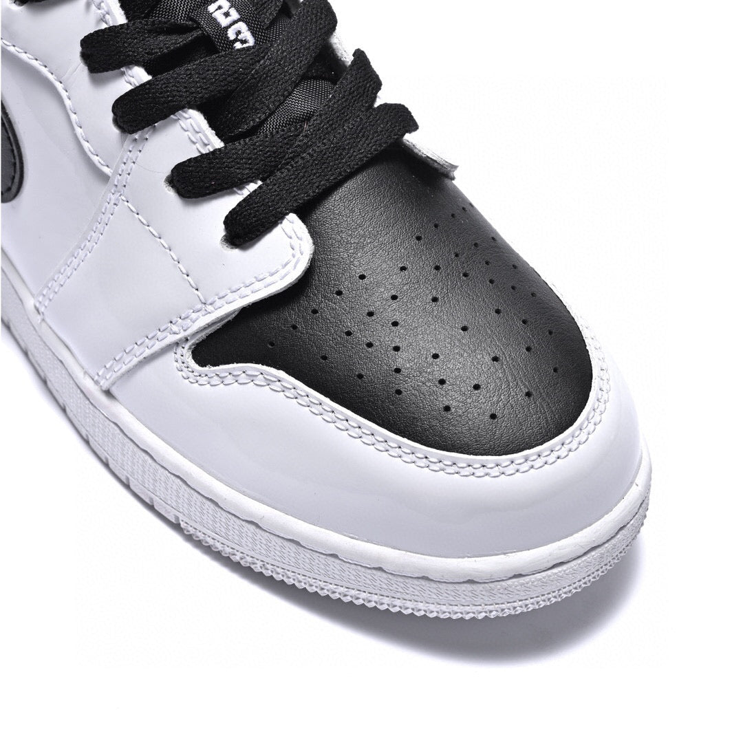 BL - AJ1 low black and white panda