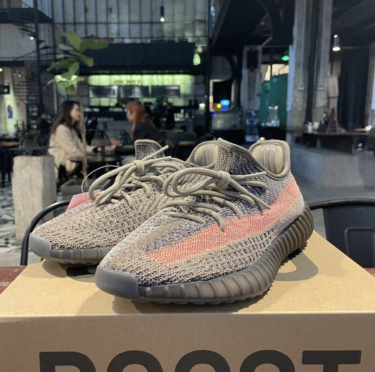 BL - Yzy 350 Volcanic Ash Sneaker