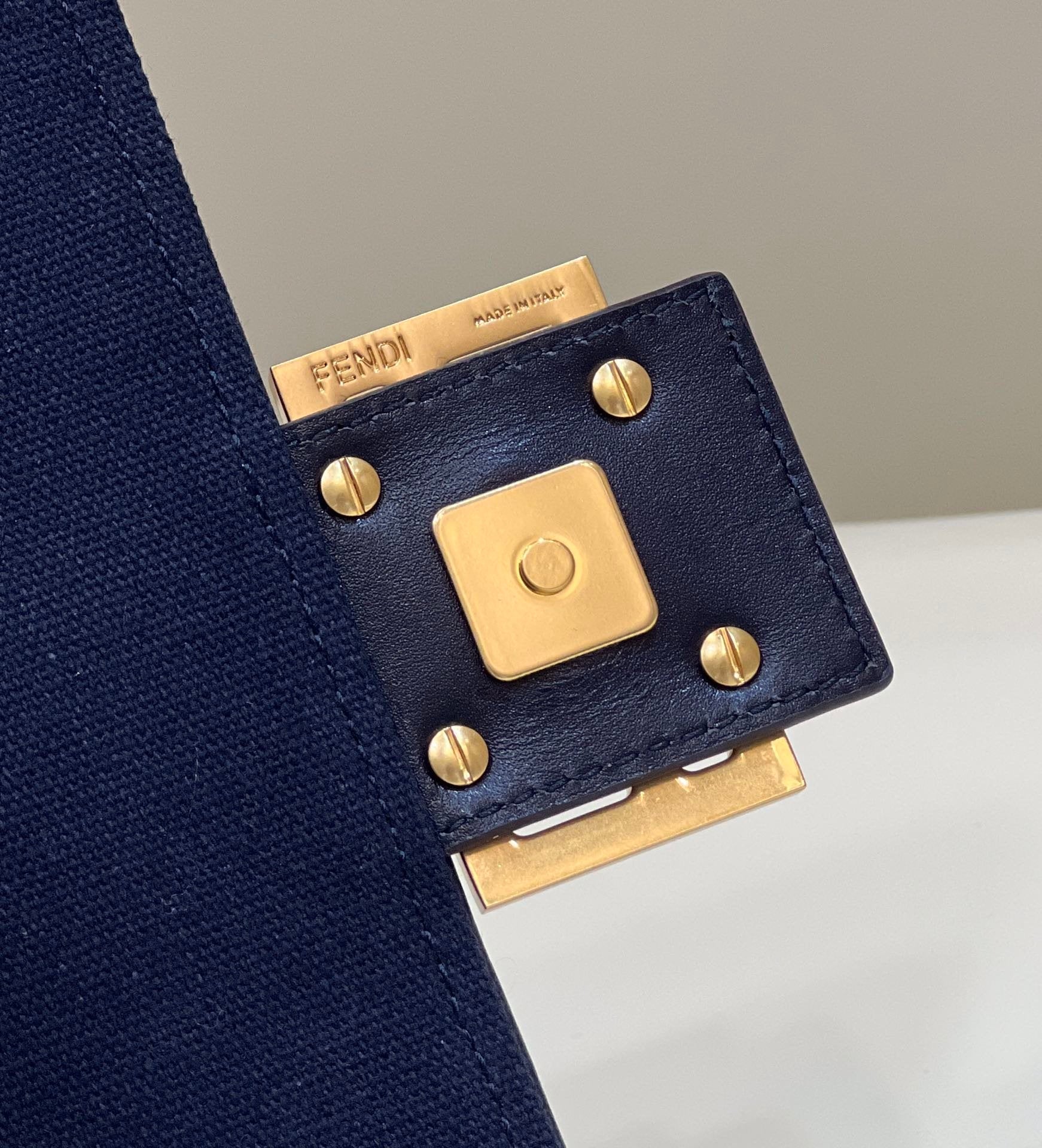 FI Baguette Dark Blue For Women, Women’s Handbags, Shoulder And Crossbody Bags, 10.6in/27cm FF 8BR600AC9OF19PO