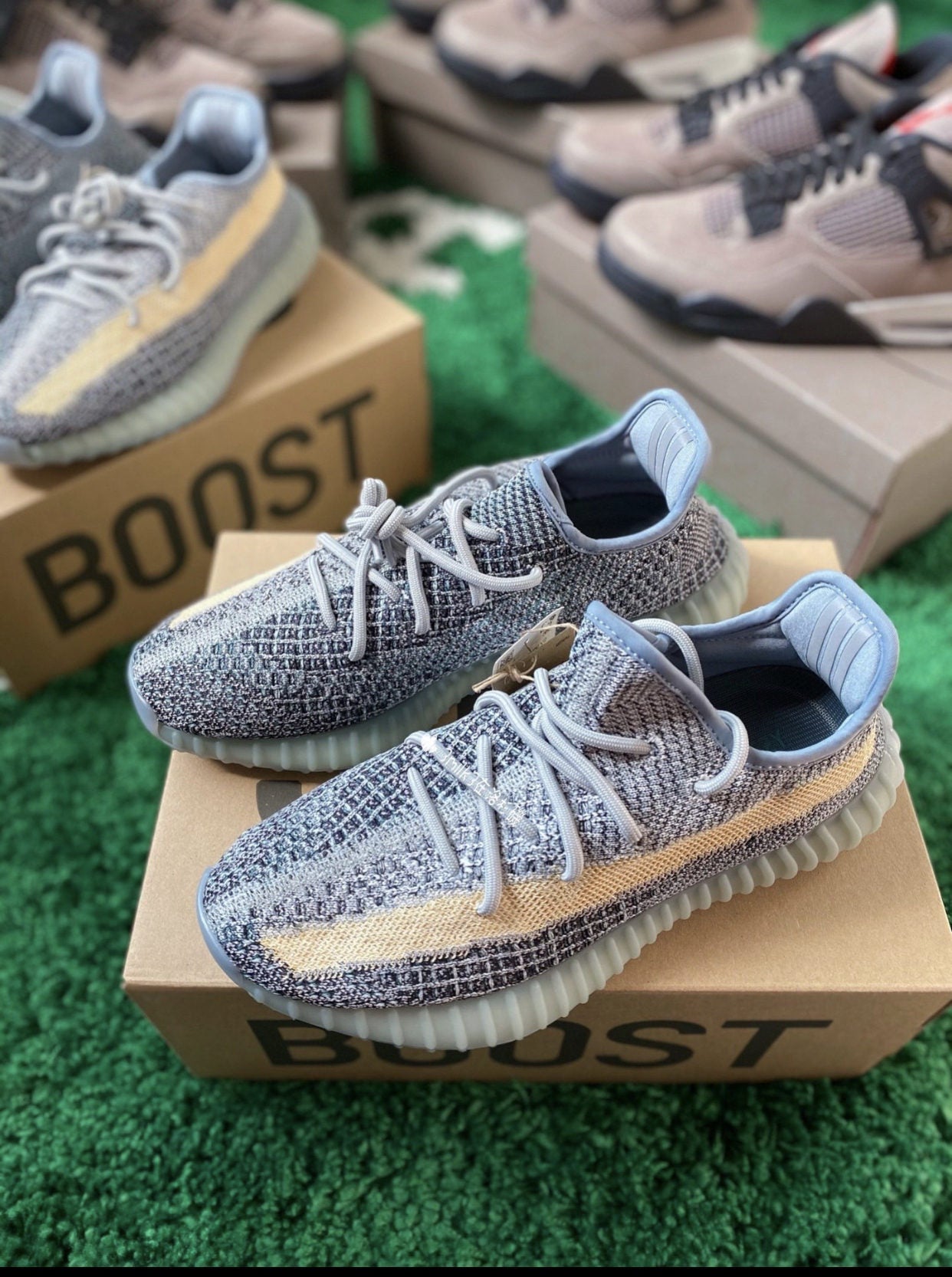 BL - Yzy 350 Washed Tannins Sneaker