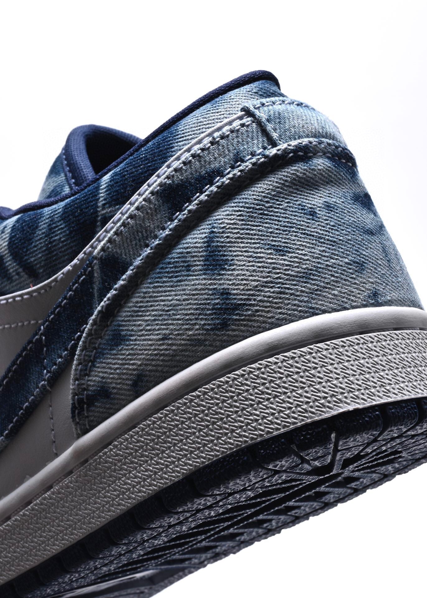 BL - AJ1 Low Washed Denim