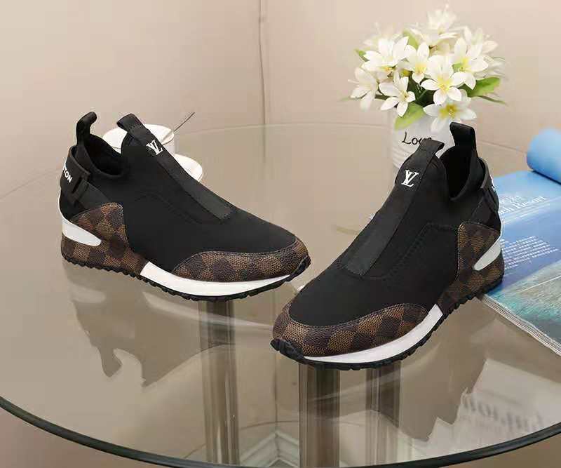BL - High Quality Luv Sneaker 075