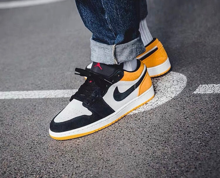 BL - AJ1 black and yellow toes