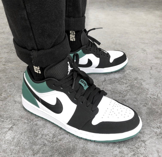 BL - AJ1 black and green toes